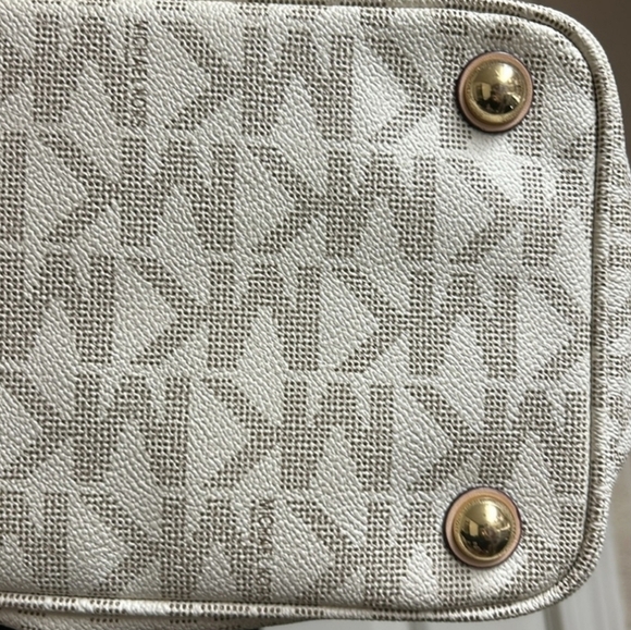 Michael Kors Jet Set Travel Top Zip Signature Monogram Tote - Picture 5 of 12